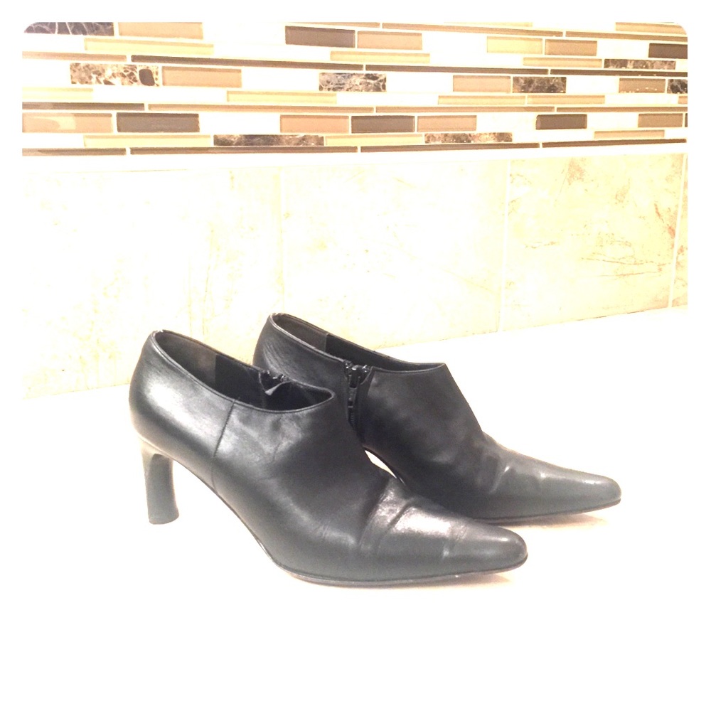 Ann Klein 8 Booties